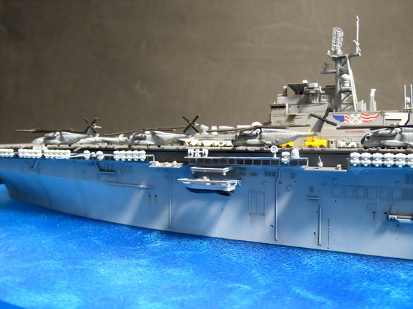 トランペッター社製 1/350 強襲揚陸艦 LHD-1 ワスプ 05611 - 模型
