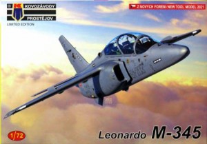 1/72 レオナルド M-345 ジェット練習機